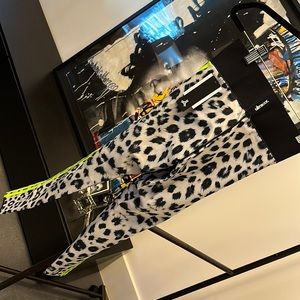 Ultracor Ultra High Legging NWT Built-in Shape-wear sz M